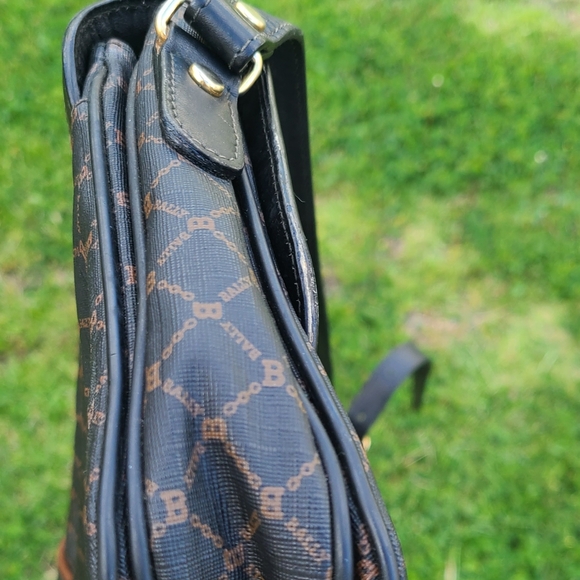 GUC Bally Crossbody - Picture 4 of 12